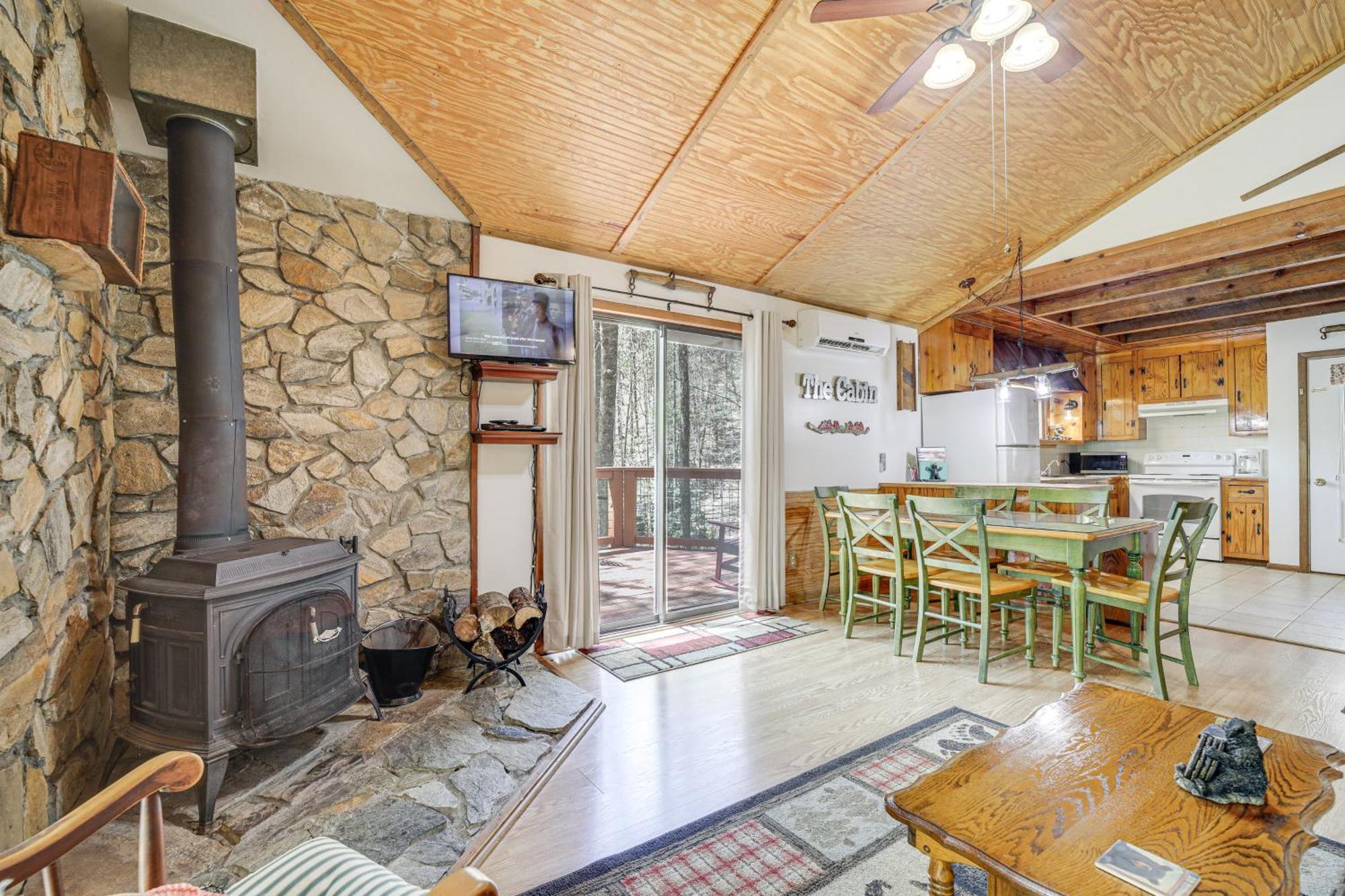 Creekside Whittier Cabin With Fire Pit Near Hiking! Экстерьер фото